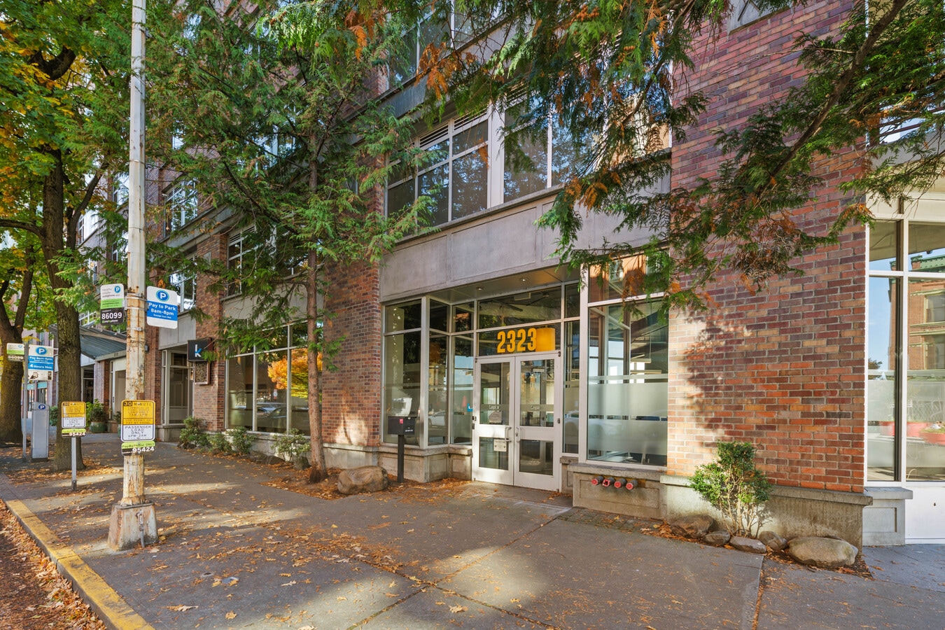 2319-2323 1st Ave, Seattle, WA 98121 - Unité B -  - Photo intérieure - Image 2 of 9
