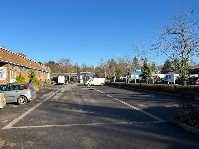 Hunts Rise, Swindon for lease - Other - Image 1 of 2