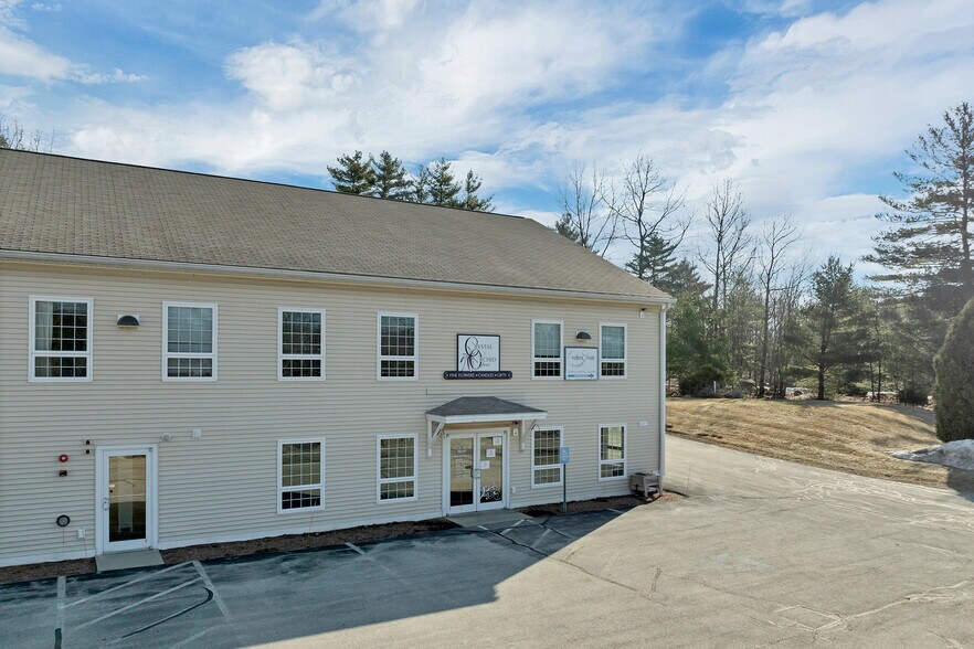 45 Londonderry Tpke, Hooksett, NH à louer - Photo du bâtiment - Image 3 de 19