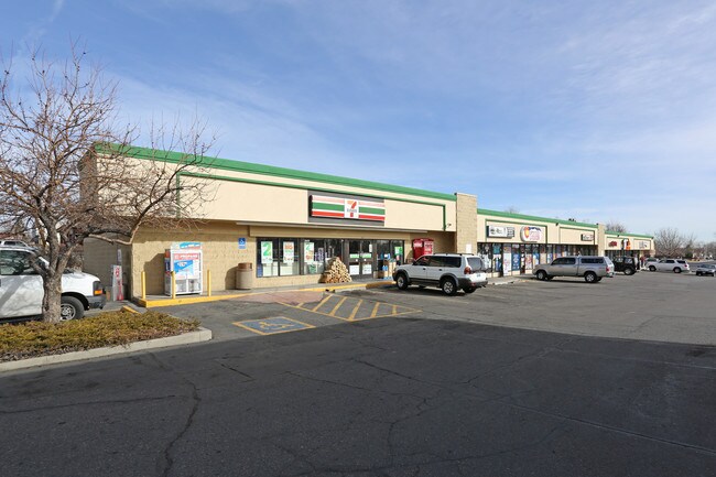 Plus de détails pour 105-137 E 37th St, Loveland, CO - Commerce de détail à louer