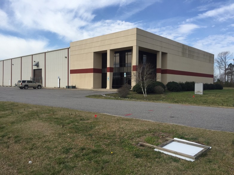 100 Corporate Dr, Elizabeth City, NC for sale - Building Photo - Image 1 of 1