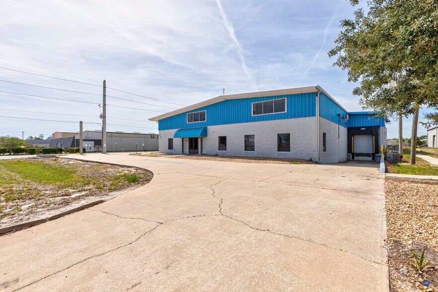 275 Barnes Blvd, Rockledge, FL à louer - Photo du bâtiment - Image 2 de 4