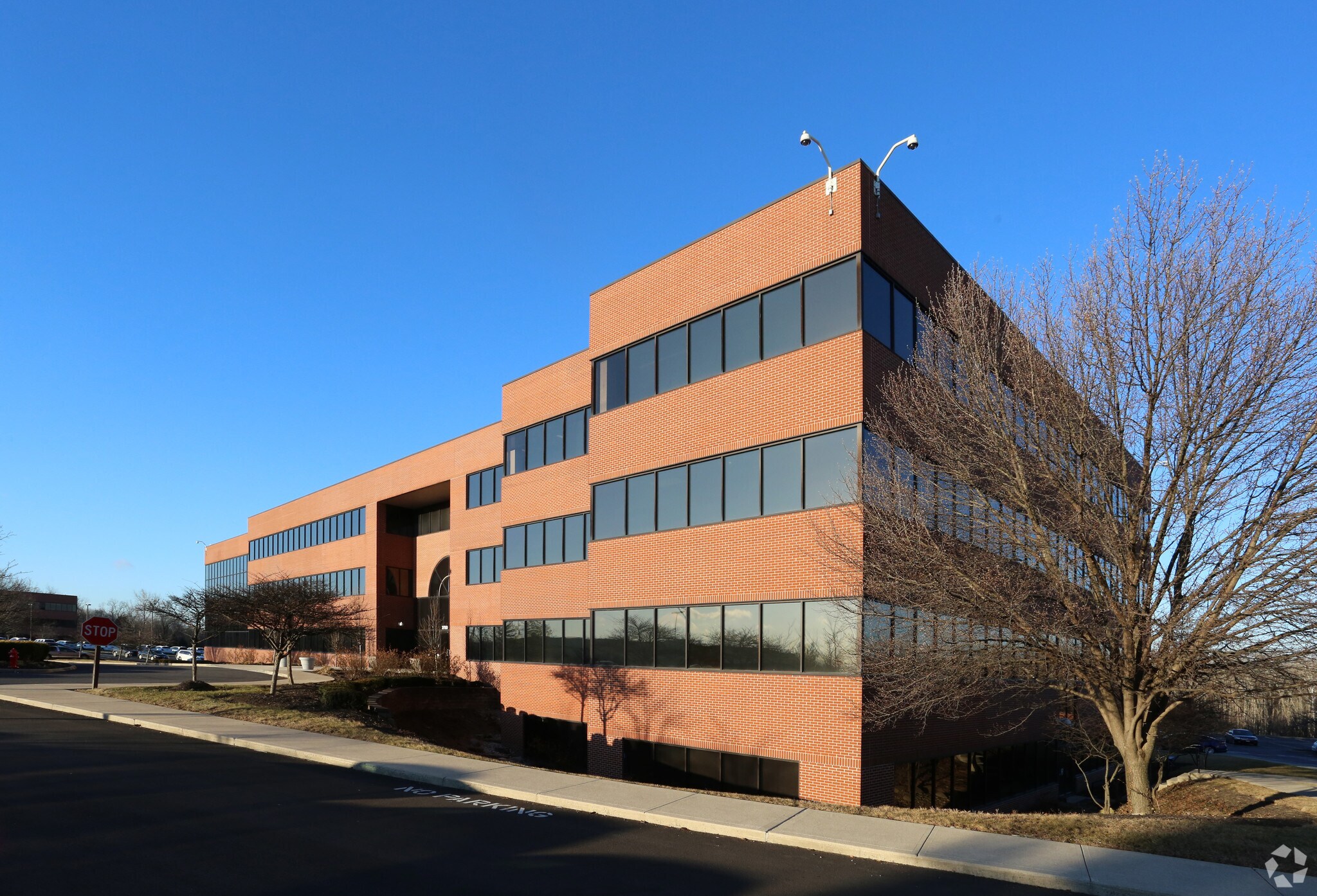 2780 Airport Dr, Columbus, OH for lease Primary Photo- Image 1 of 6