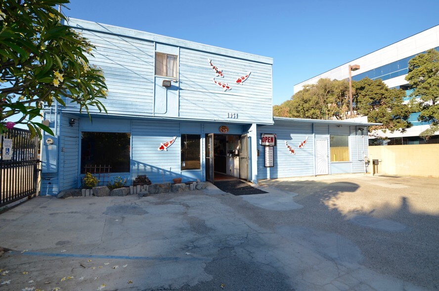 1051-1065 W 190th St, Gardena, CA à vendre - Photo du bâtiment - Image 2 de 13