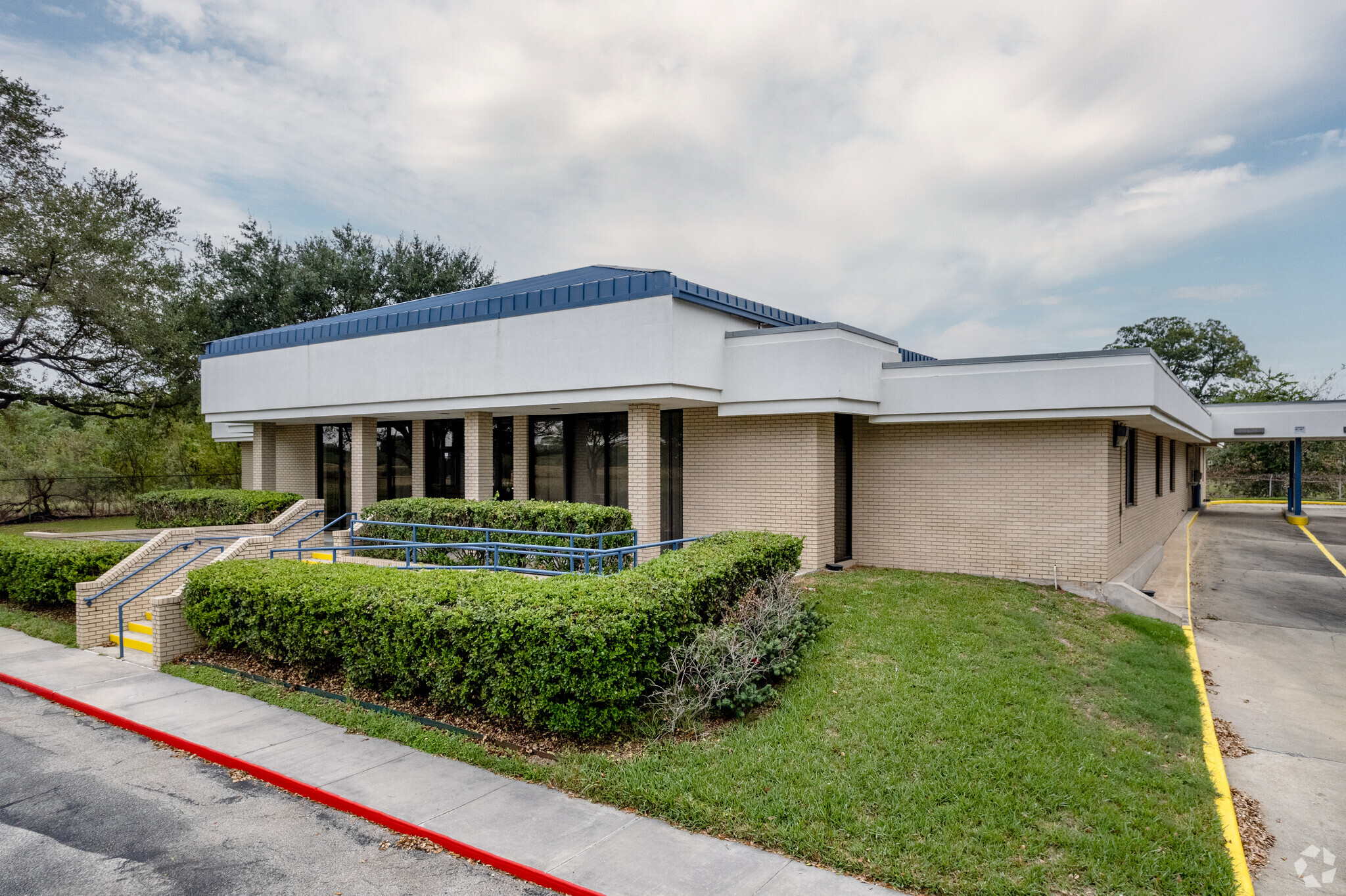 4101 Clinton Dr, Houston, TX for sale Building Photo- Image 1 of 1