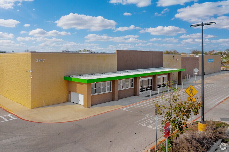 3847 Pleasanton Rd, San Antonio, TX à louer - Photo du bâtiment - Image 1 de 7