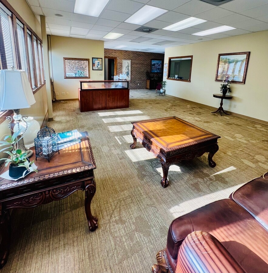 4777 E State St, Rockford, IL 61108 - Unité 3-5 -  - Hall d’entrée - Image 1 of 20