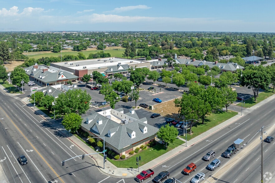 4542-4578 N 1st St, Fresno, CA for lease - Aerial - Image 1 of 7