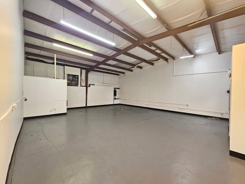 5475 Williamsburg Dr, Punta Gorda, FL for lease - Building Photo - Image 3 of 10