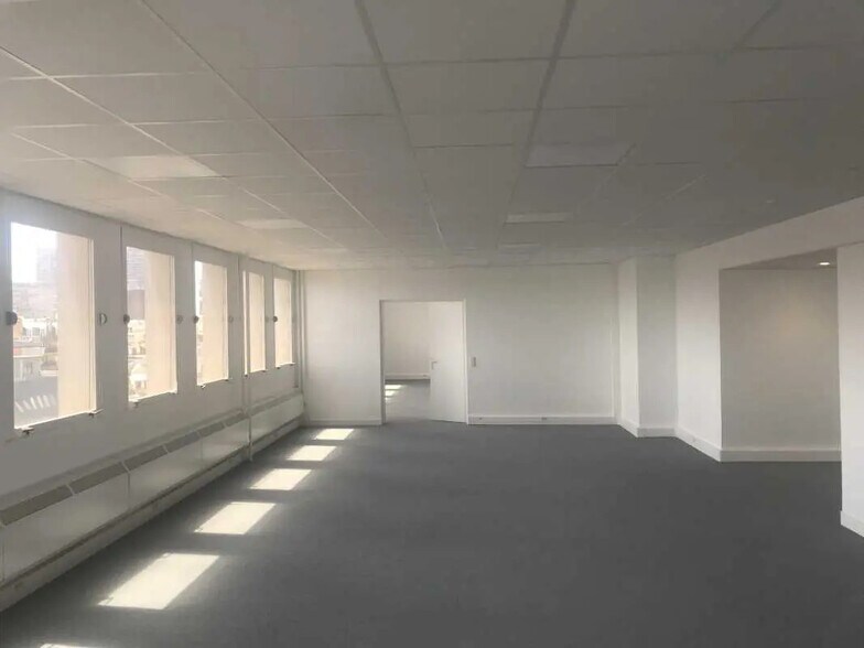 Flex dans Paris à louer - Photo intérieure - Image 3 de 5