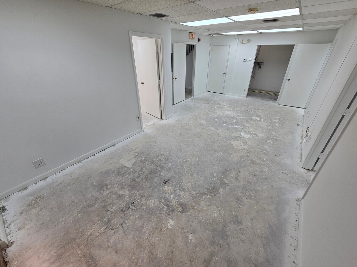 7800 W Oakland Park Blvd, Sunrise, FL 33351 - Unit 101 - - Interior Photo - Image 1 of 25