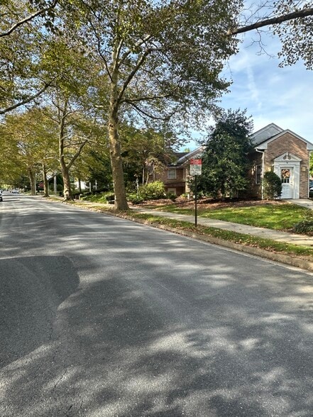 71 Cedar Ave, Hershey, PA for lease - Primary Photo - Image 1 of 33