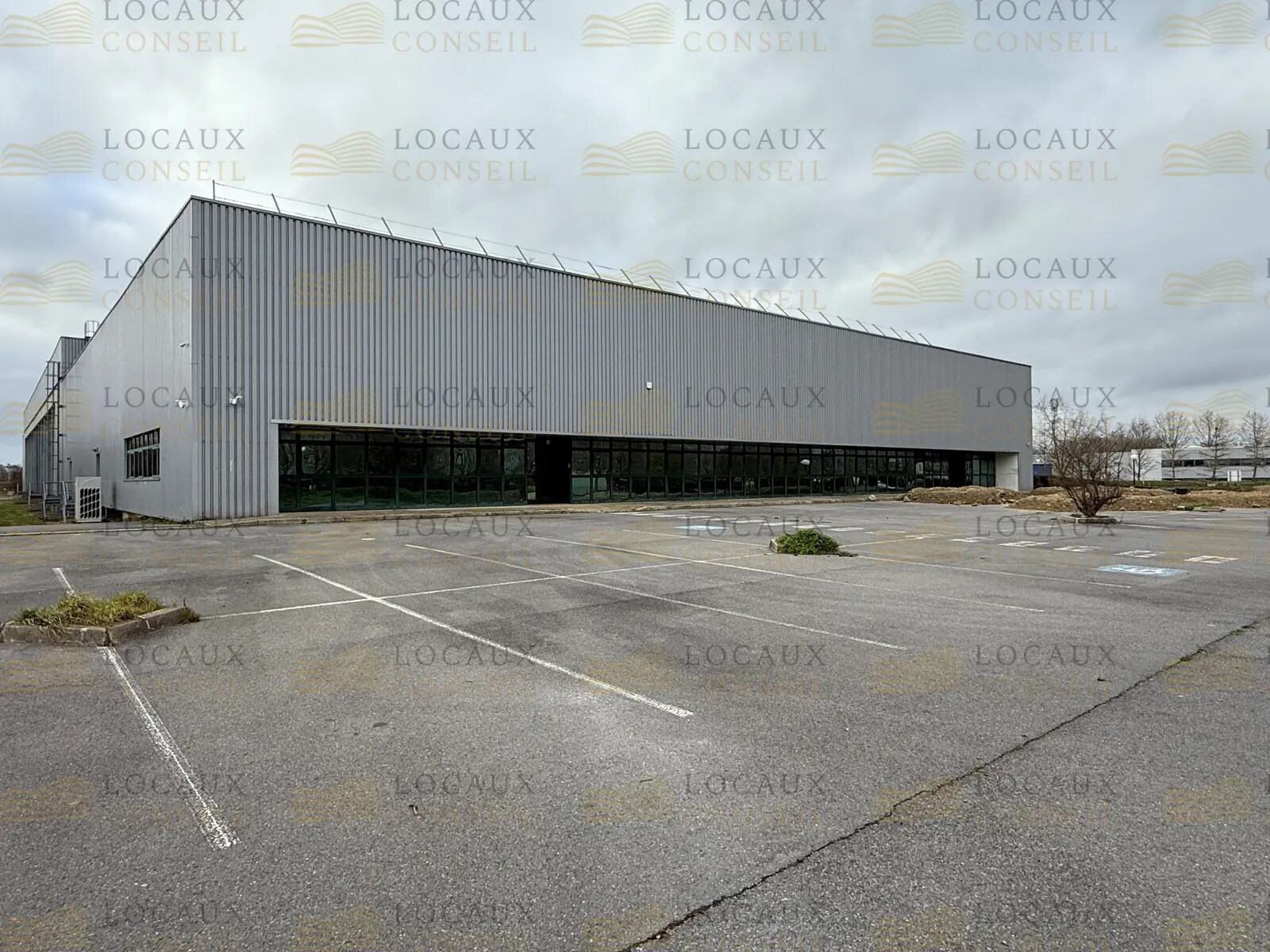 Flex in SAINT-OUEN-L'AUMONE for lease Building Photo- Image 1 of 14