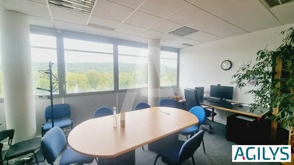 Office in Orsay for sale Building Photo- Image 1 of 12