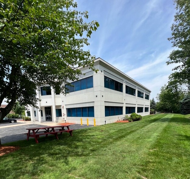 7 Technology Dr, Chelmsford, MA for lease - Building Photo - Image 2 of 5