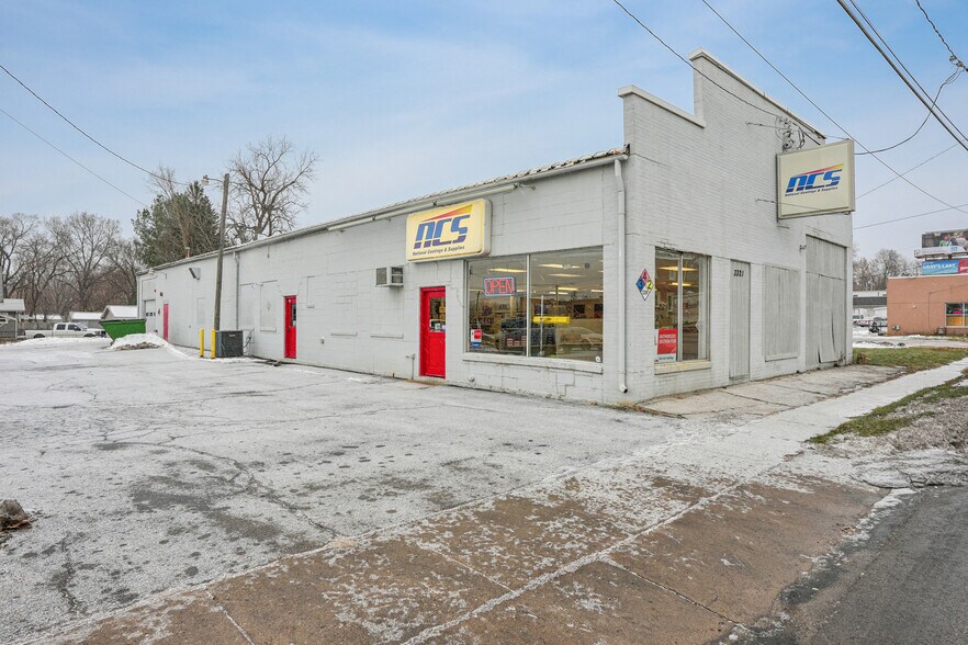 3321 E 14th St, Des Moines, IA à vendre - Photo du bâtiment - Image 2 de 13
