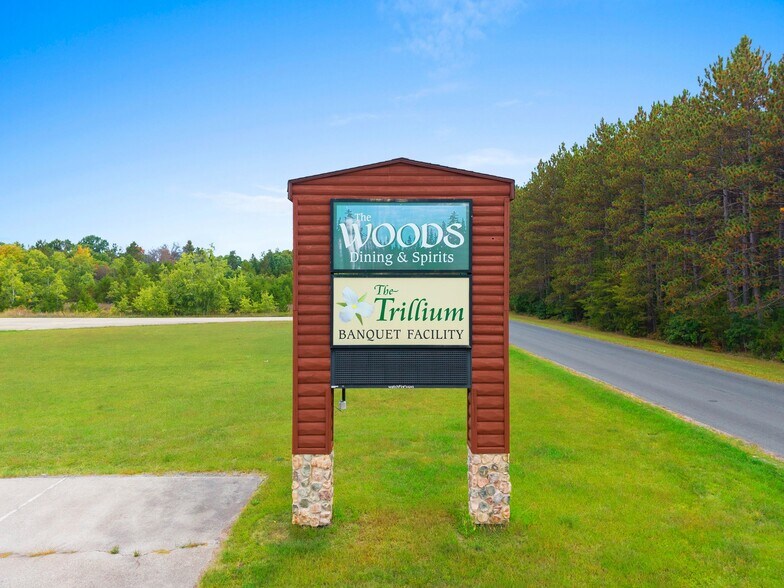 W10508 Kottke Rd, Crivitz, WI à vendre - Photo du bâtiment - Image 3 de 14