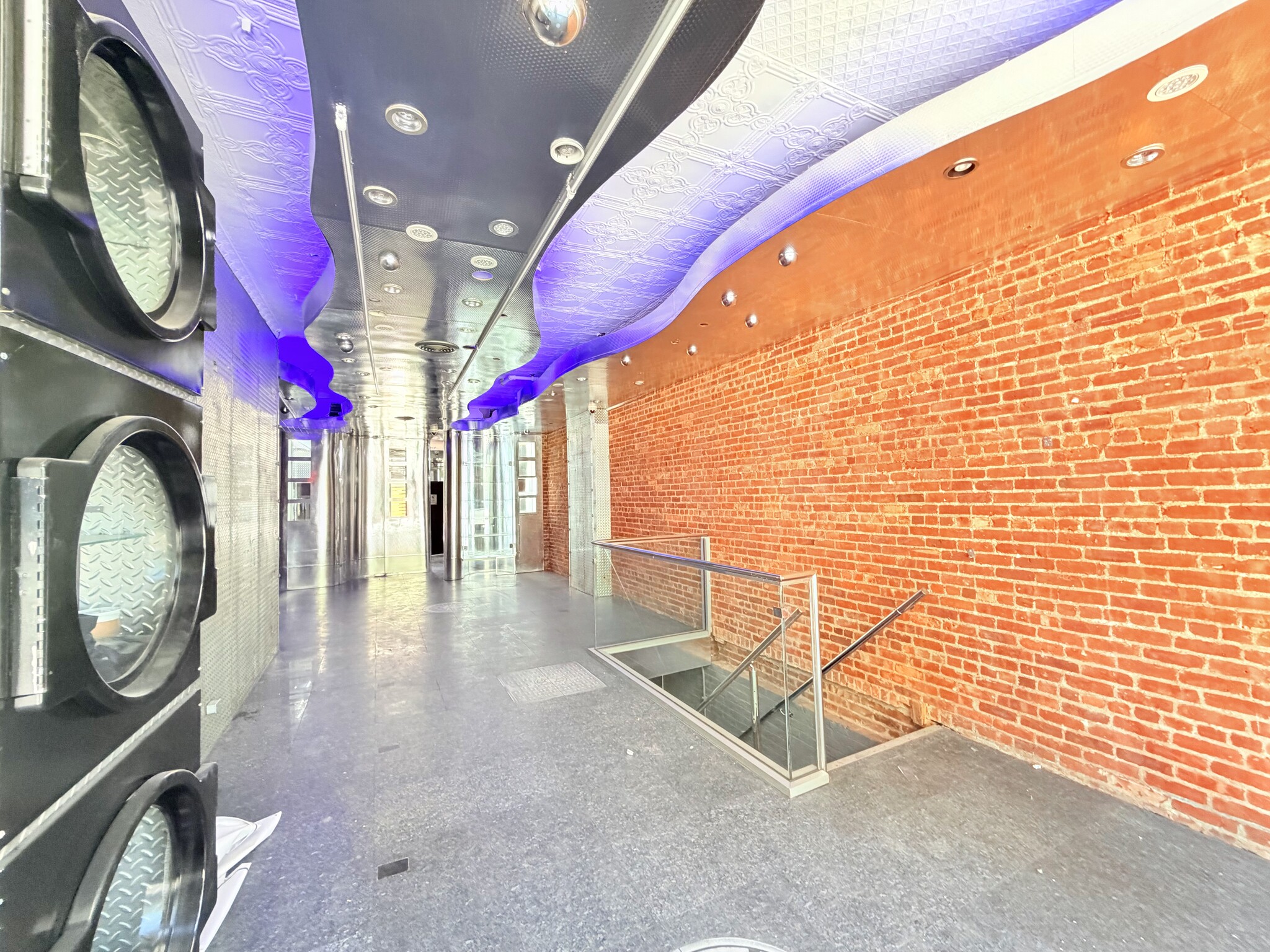 4014 83rd St, Elmhurst, NY for lease Interior Photo- Image 1 of 5