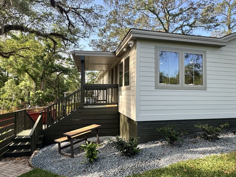 1549 Colonial Dr, Tallahassee, FL for lease - Building Photo - Image 3 of 12