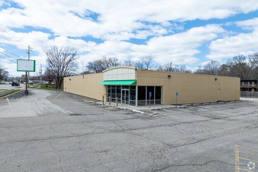 2833 Douglas Ave, Des Moines, IA à louer - Photo du bâtiment - Image 2 de 5