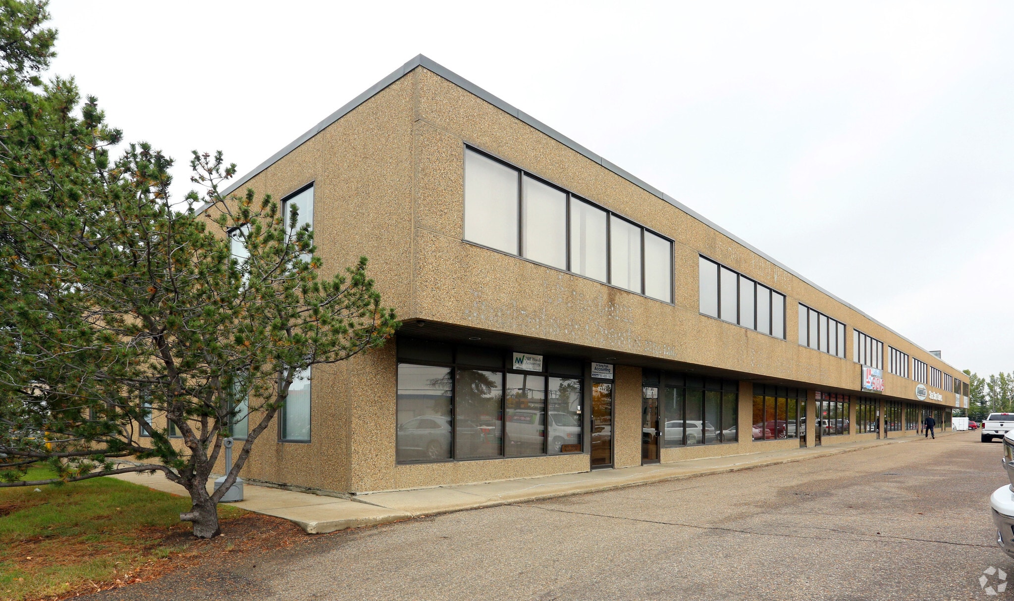 3261-3279 Parsons Rd NW, Edmonton, AB for lease Primary Photo- Image 1 of 9