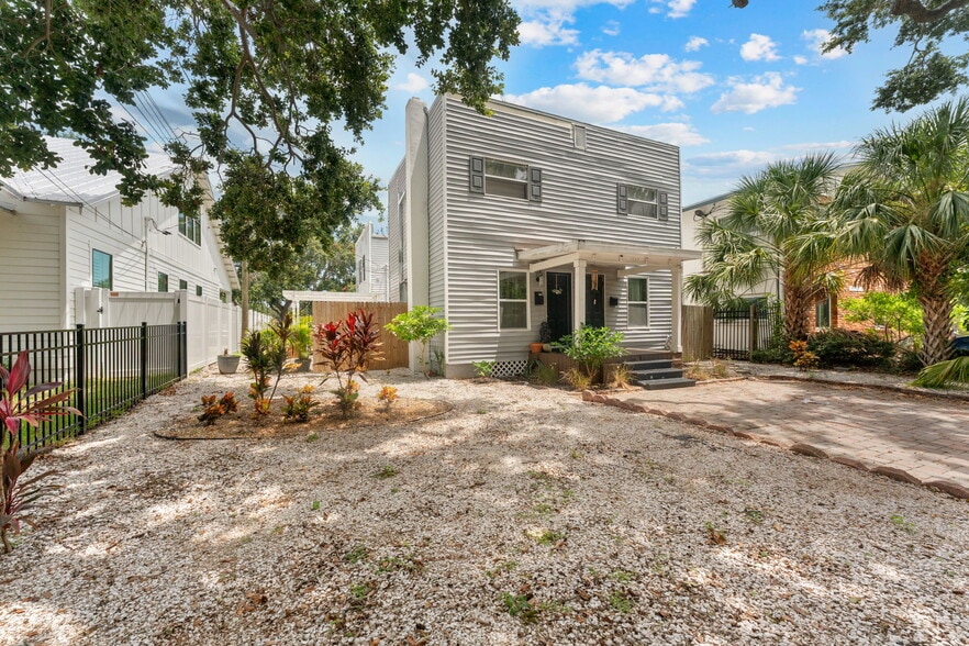 1326 17th Ter N, Saint Petersburg, FL for sale - Primary Photo - Image 1 of 16