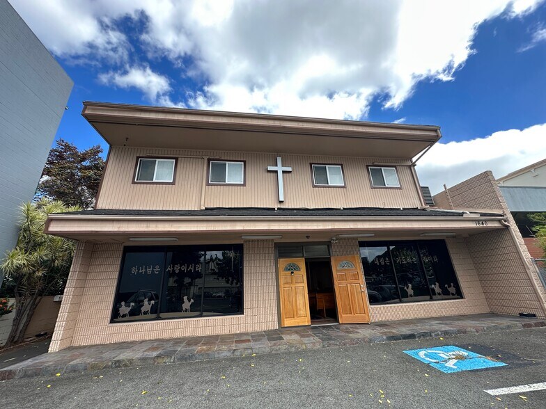 1640 S King St, Honolulu, HI à vendre - Photo du bâtiment - Image 1 de 6