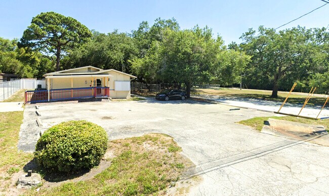 Plus de détails pour 2886 Whitney Rd, Clearwater, FL - Commerce de détail à vendre