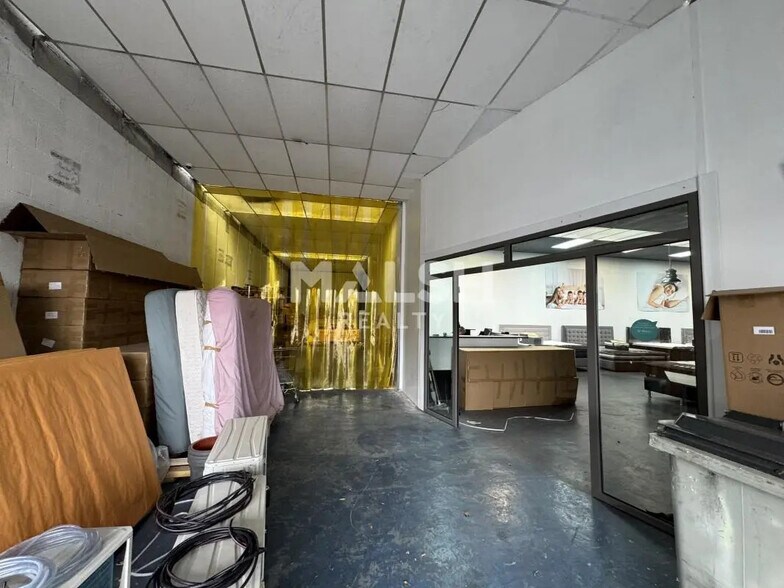 Flex dans Villeurbanne à louer - Photo du bâtiment - Image 3 de 8