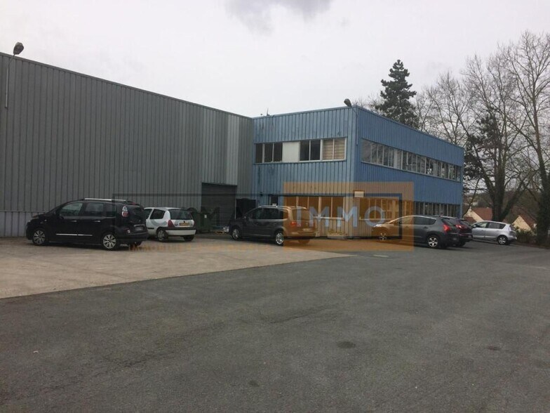 Industrial in SAINT-OUEN-L'AUMONE for lease - Building Photo - Image 1 of 8