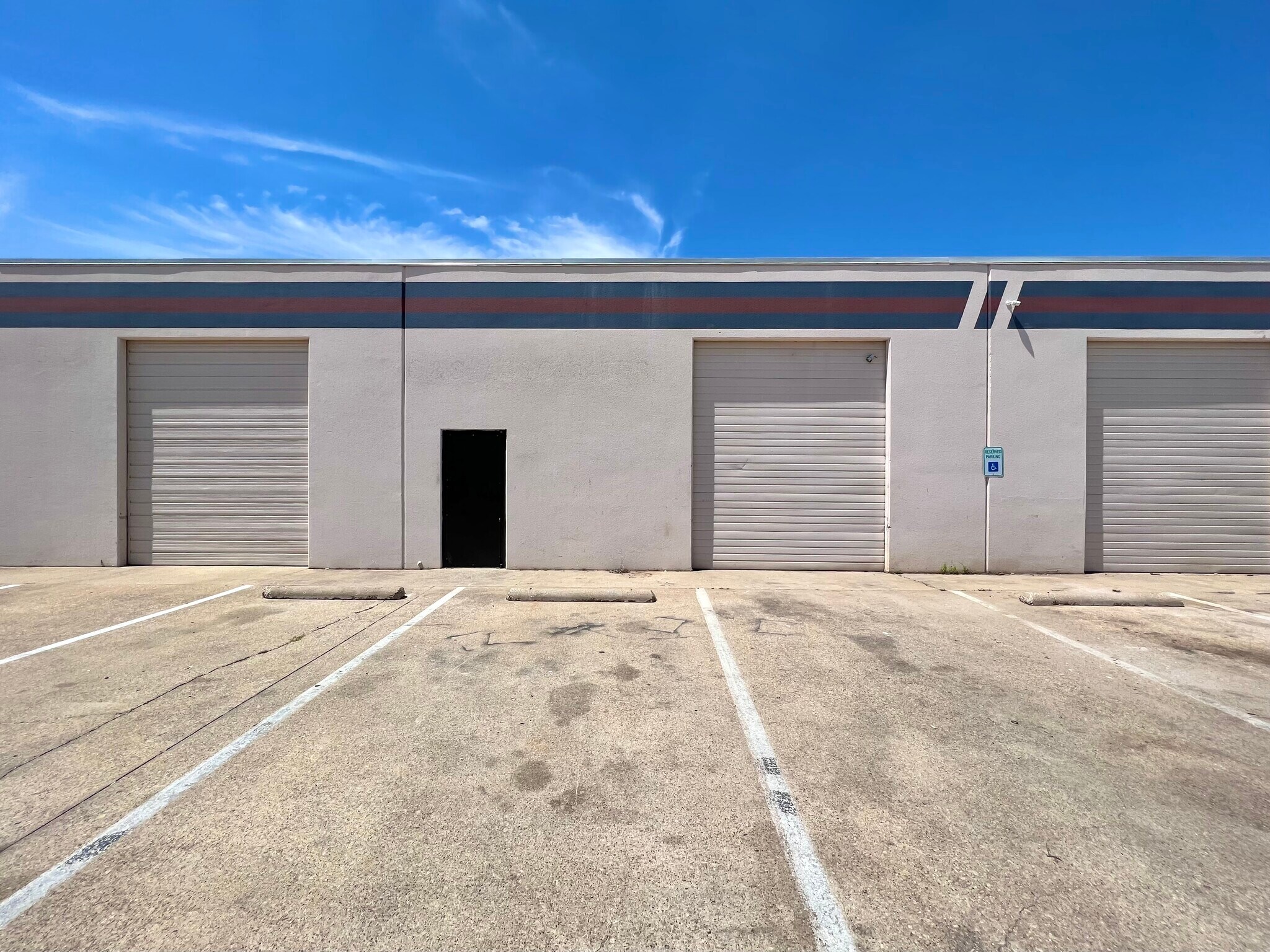 2516 Minnis Dr, Haltom City, TX à vendre Photo principale- Image 1 de 1