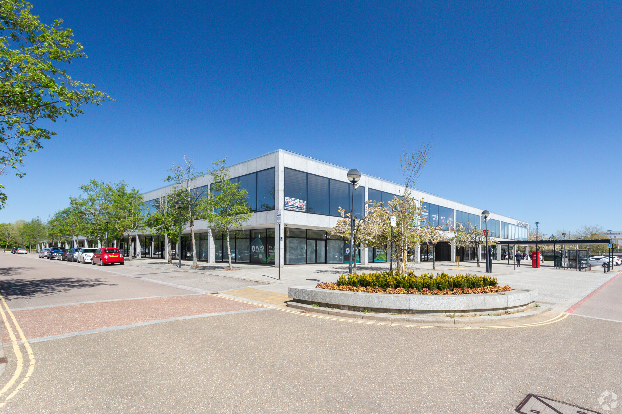 28 Secklow Gate W, Milton Keynes for lease Building Photo- Image 1 of 8