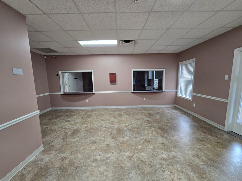 1208 Pemberton Dr, Salisbury, MD for sale - Building Photo - Image 3 of 13