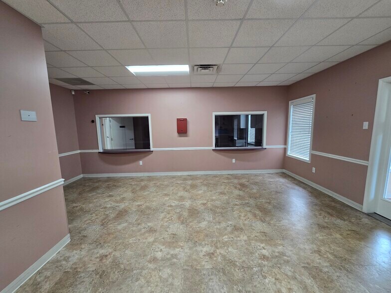 1208 Pemberton Dr, Salisbury, MD à vendre - Photo du bâtiment - Image 3 de 13