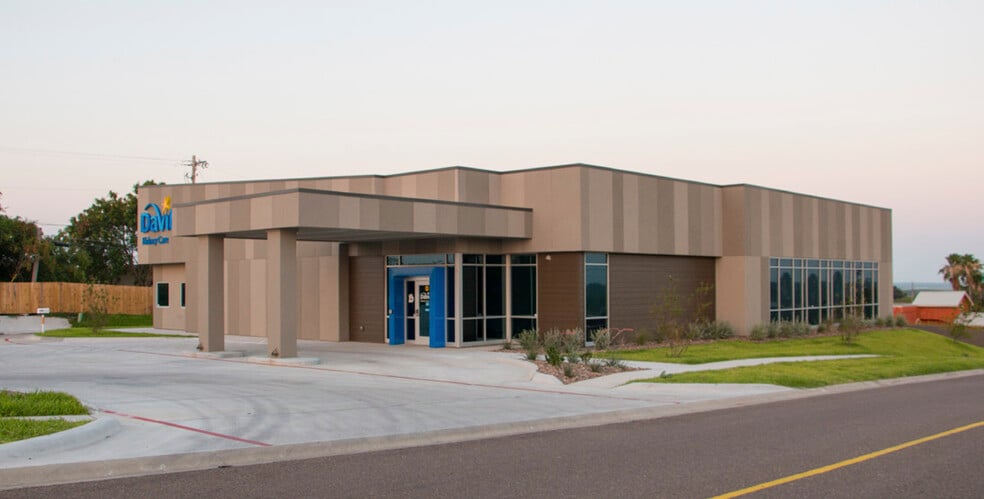 2860 S US Highway 83, Zapata, TX for sale - Building Photo - Image 2 of 7