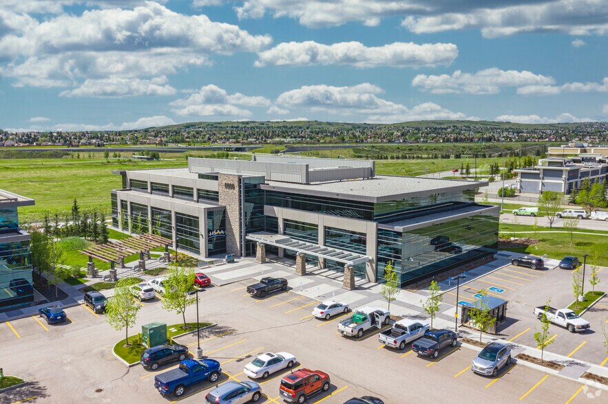 333 96th Ave NE, Calgary, AB à louer - Photo du bâtiment - Image 3 de 9