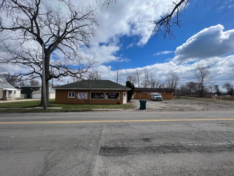 11 Felton St, North Tonawanda, NY à vendre - Photo du bâtiment - Image 2 de 14