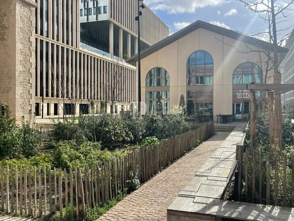 Office in Bordeaux for lease Building Photo- Image 1 of 13