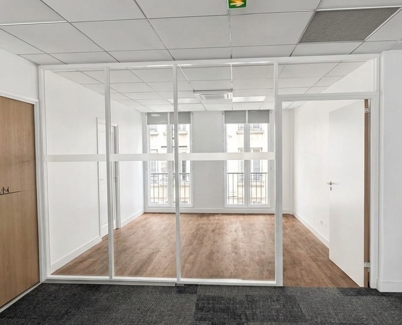 Office in Paris for lease Interior Photo- Image 1 of 8