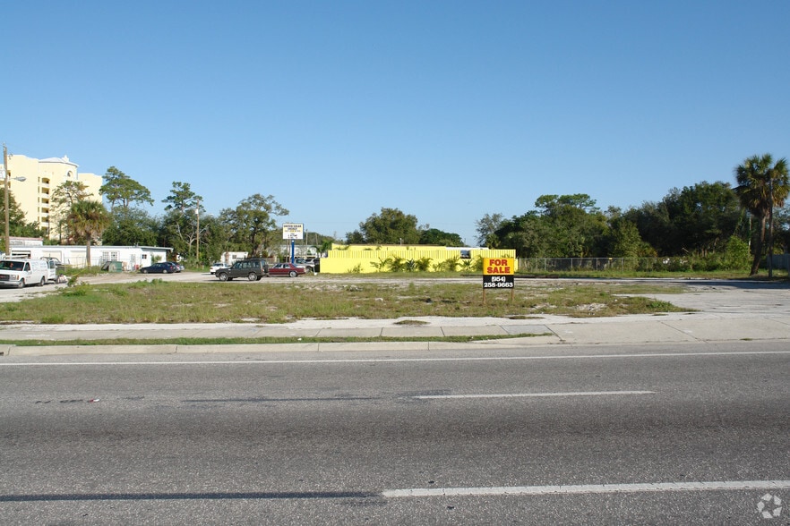 440 W Merritt Island Cswy, Merritt Island, FL for lease - Building Photo - Image 2 of 5