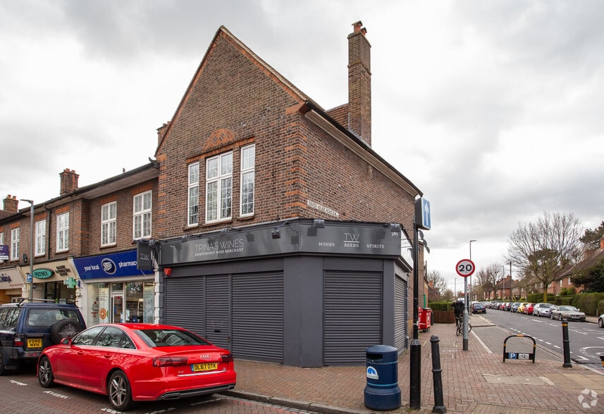 385 Upper Richmond Rd, London for lease - Primary Photo - Image 1 of 2