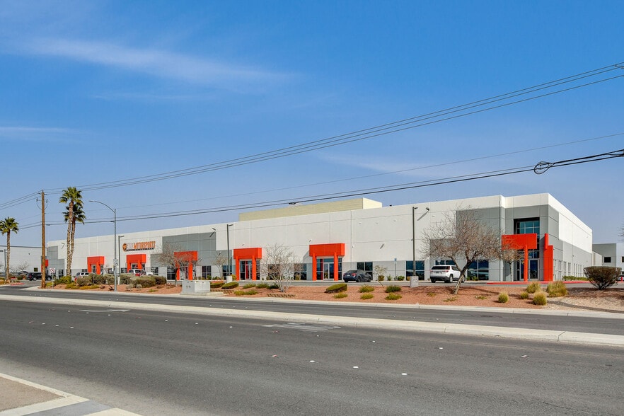 3040 N Simmons St, North Las Vegas, NV for lease - Building Photo - Image 3 of 8