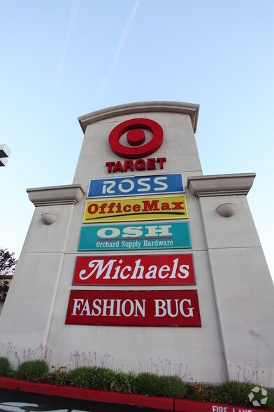 2305 Theater Dr, Paso Robles, CA à louer - Photo du bâtiment - Image 3 de 11