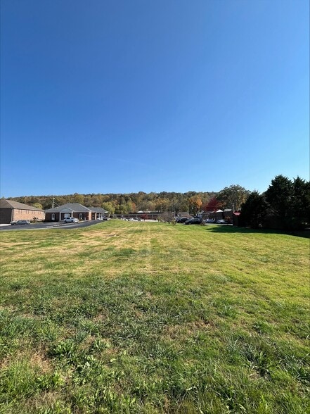 419 N Kentucky St, Kingston, TN à vendre - Photo du bâtiment - Image 2 de 3