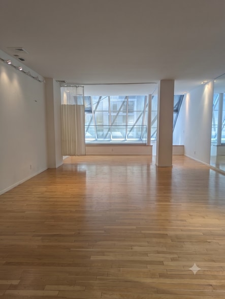 150 W 58th St, New York, NY à louer - Photo intérieure - Image 1 de 17