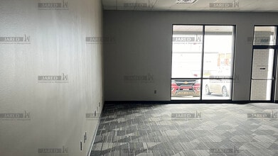 2607-2713 N Kansas Expy, Springfield, MO for lease Building Photo- Image 2 of 13