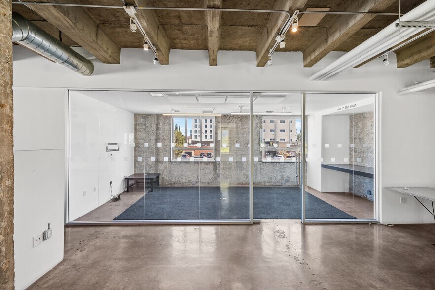 6363 Wilshire Blvd, Los Angeles, CA à louer - Photo intérieure - Image 3 de 17