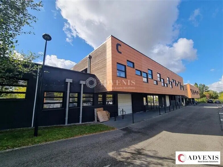 Office/Medical in Loos for lease - Building Photo - Image 1 of 6