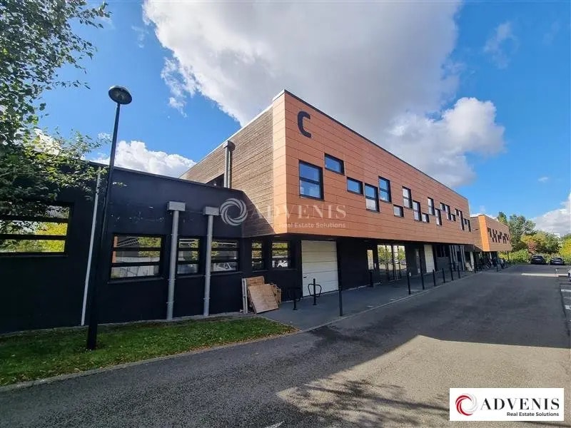 Office/Medical in Loos for lease Building Photo- Image 1 of 7