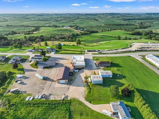 20756 Route 3, Durango, IA à vendre - Photo du bâtiment - Image 2 de 22